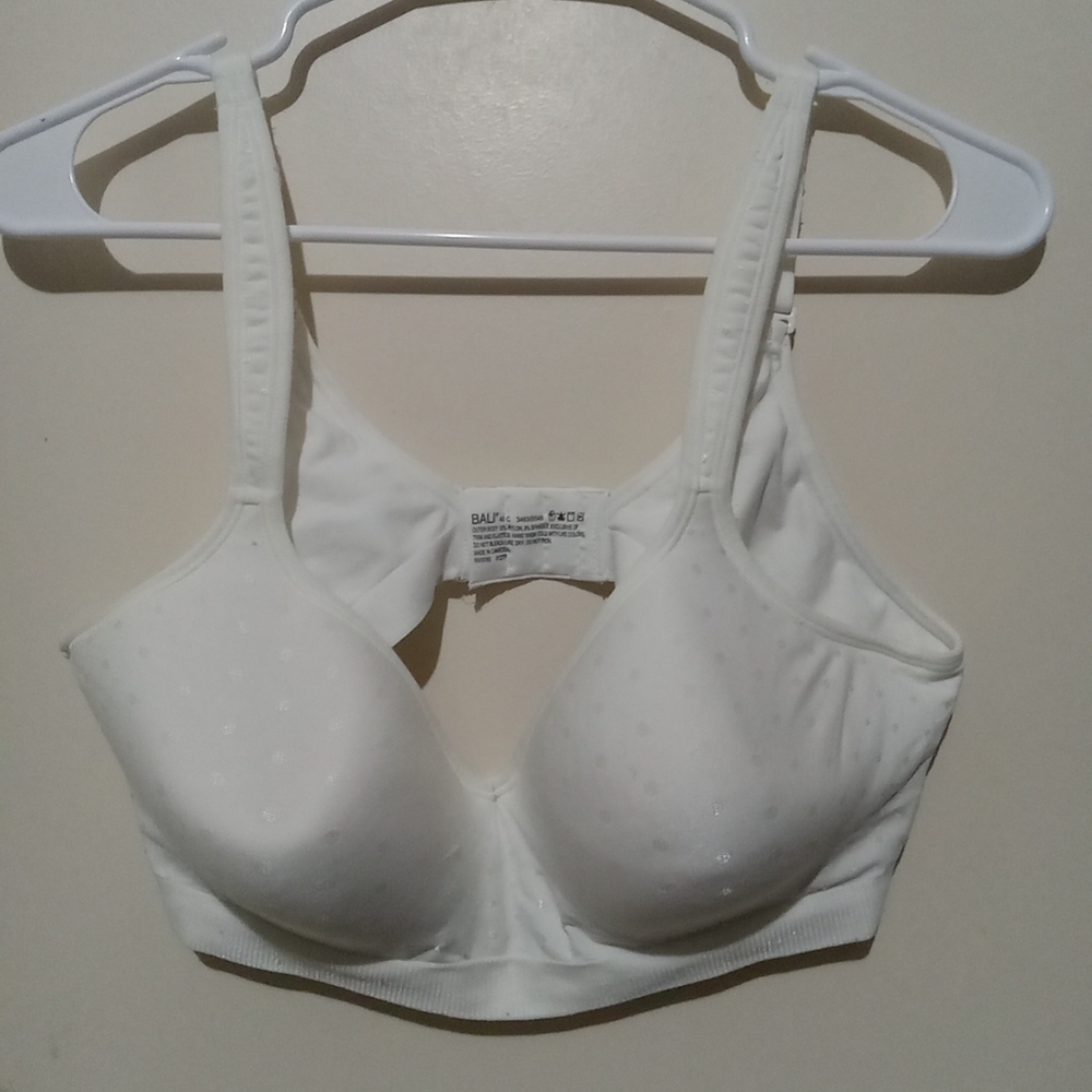 Women's White Intimate Bali  Bra size 40C